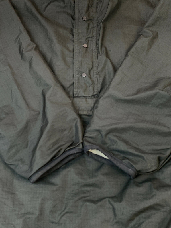 【中古品】【メンズ】 PATAGONIA パタゴニア REVERSIBLE GLISSADE PULLOVER 30273 90S USA製 リバーシブル グリセード プルオーバー メンズ アウター ナイロン フリース 144-260724-jt-01-min サイズ：M カラー：ブラック/グレー 万代Net店
