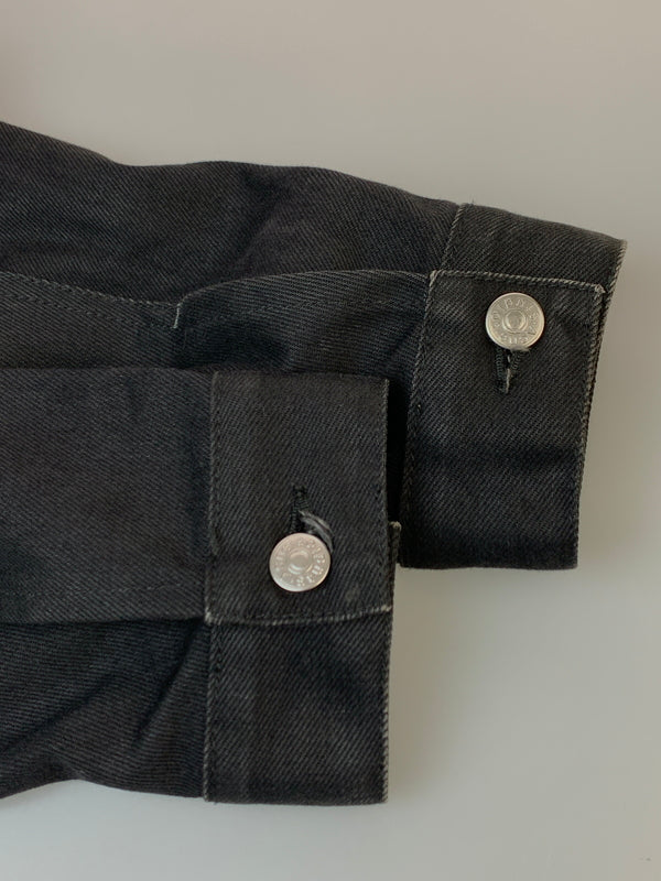 【中古品】【メンズ】 ACNE アクネ STUDIOS BLA KONST TRUCKER DENIM JACKET ストゥディオズ ブロ コンスト トラッカー デニム ジャケット メンズ アウター 141-260723-em-54-min サイズ：46 180-92A カラー：ブラック 万代Net店