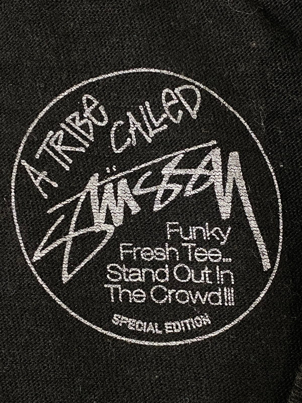 【中古品】【メンズ】 STUSSY ステューシー × SASQUATCH FABRIX. サスクワァッチファブリックス PRINT TEE プリント 半袖 Tシャツ 142-260721-zi-12-min サイズ：M カラー：ブラック 万代Net店