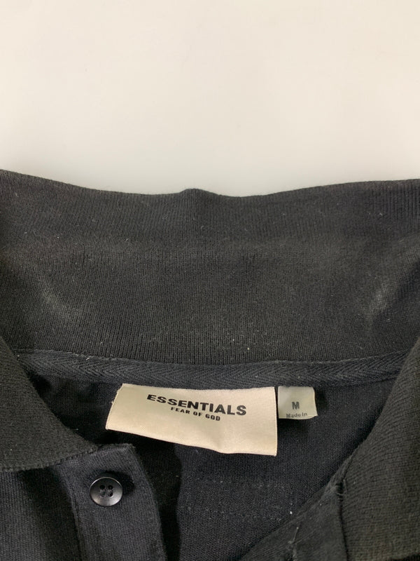 【中古品】【メンズ】 FEAR OF GOD フィアオブゴッド S/S POLO SHIRT 半袖 ポロシャツ メンズ トップス エッセンシャルズ 142-260723-em-37-min サイズ：M カラー：ブラック 万代Net店