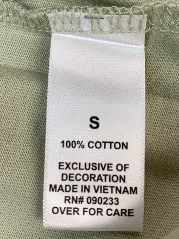 【中古品】【メンズ】 FEAR OF GOD フィア オブ ゴッド ESSENTIALS L S TEE エッセンシャルズ ロングスリーブ ティー 長袖 Tシャツ 142-260724-hu-07-min サイズ：S カラー：グリーン系（くすみカラー） 万代Net店