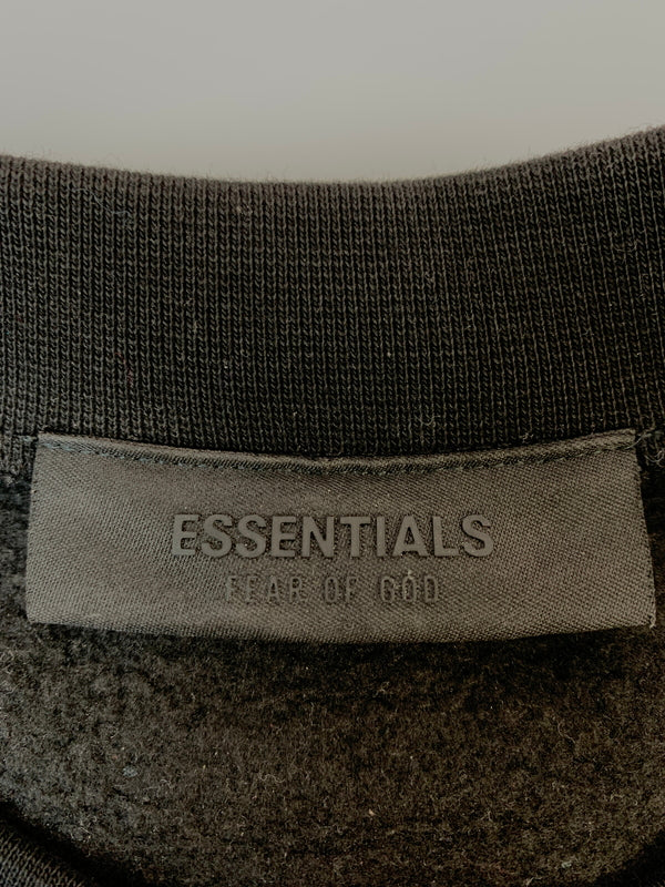 【中古品】【メンズ】 FEAR OF GOD フィア オブ ゴッド ESSENTIALS SWEATSHIRT エッセンシャルズ スウェットシャツ トップス 長袖 トレーナー 142-260724-hu-02-min サイズ：M カラー：ブラック 万代Net店