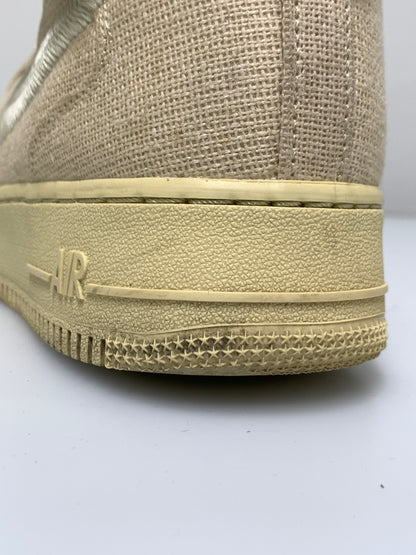 【中古品】【メンズ】 STUSSY ステューシー × NIKE ナイキ AIR FORCE 1 MID DJ7841-200 エアフォース1 ミッド メンズ スニーカー 靴 シューズ 160-260723-em-12-min サイズ：27.0cm カラー：FOSSIL STONE 万代Net店