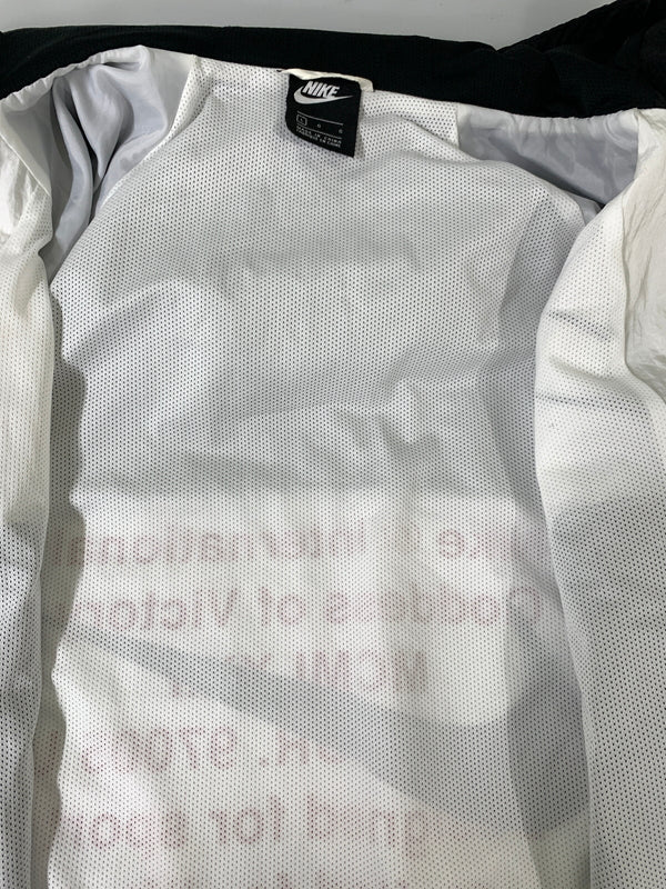 【中古品】【メンズ】 NIKE ナイキ NYLON JACKET DD1089-011 ナイロンジャケット メンズ ライトアウター フーディー 148-260723-em-39-min サイズ：L カラー：ブラック系 万代Net店