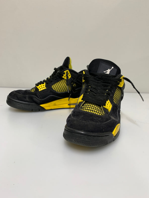 【現状渡し品】【メンズ】 NIKE ナイキ AIR JORDAN 4 RETRO THUNDER DH6927-017 エアジョーダン4 レトロ サンダー スニーカー メンズ シューズ 靴 160-260723-em-02-min サイズ：28.0cm カラー：ブラック/イエロー 万代Net店