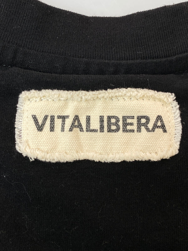 【中古品】【メンズ】 VITALIBERA ヴィータリベーラ LOGO TEE ロゴ Tシャツ 半袖Tシャツ トップス 142-260731-yn-30-min サイズ：M カラー：ブラック 万代Net店