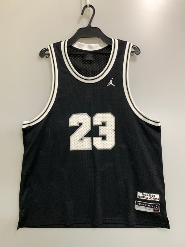 【中古品】【メンズ】 NIKE ナイキ HF9375-010 JORDAN BRAND M J ESS SUMMER JERSEY サマージャージ ベスト 148-260729-AS-12-min サイズ：L カラー：ブラック 万代Net店