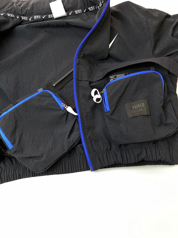 【中古品】【レディース】 NIKE ナイキ CITY UTILITY WOVEN JACKET DV8035-010 シティ ユーティリティ ウーブン ジャケット アウター 169-260731-yn-20-min サイズ：M カラー：ブラック 万代Net店