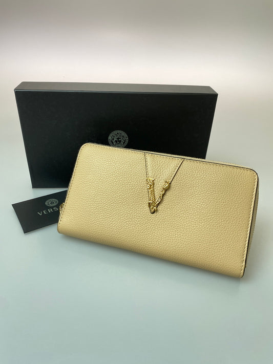 【中古美品】【レディース】 VERSACE ヴェルサーチ ROUND ZIP LONG WALLET ロングウォレット 長財布 181-260729-AS-60-min カラー：ベージュ 万代Net店