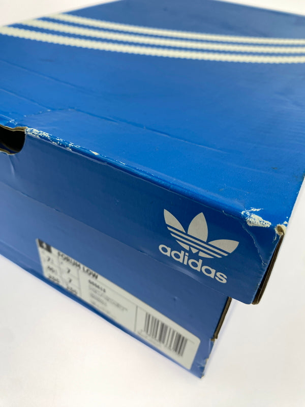 【中古品】【メンズ】 ATMOS×ADIDAS ORIGINALS アトモス アディダス オリジナルス FORUM LOW G55615 スニーカー 靴 シューズ 161-260730-hu-03-min サイズ：25.5 カラー：ホワイト 万代Net店