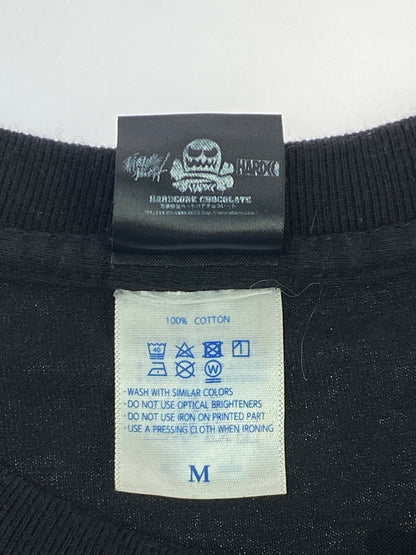 【中古品】【メンズ】 HARDCORE CHOCOLATE ハードコアチョコレート 来来！キョンシーズ 特殊霊魂 復刻版 SS TEE ショートスリーブ 半袖 プリント Tシャツ メンズ トップス 146-260731-em-14-min サイズ：M カラー：ブラック 万代Net店