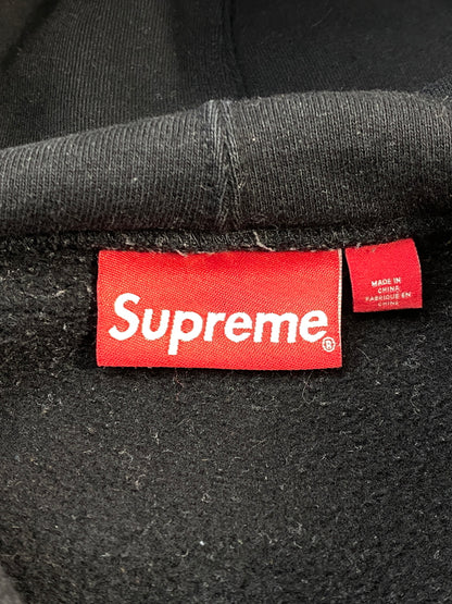 【中古品】【メンズ】 SUPREME シュプリーム 23FW PATCHWORK COLLEGIATE HOODED SWEATSHIRT フーデッド スウェットシャツ 149-260805-zi-15-min サイズ：M カラー：ブラック 万代Net店