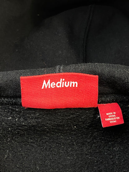 【中古品】【メンズ】 SUPREME シュプリーム 23FW PATCHWORK COLLEGIATE HOODED SWEATSHIRT フーデッド スウェットシャツ 149-260805-zi-15-min サイズ：M カラー：ブラック 万代Net店