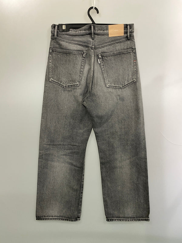 【中古品】【メンズ】 GRAPHPAPER グラフペーパー SELVAGE DENIM FIVE POCKET WIDE STRAIGHT PANTS GU251-40184LB セルビッチ デニム ファイブ ポケット ワイド ストレート パンツ ボトムス 151-260804-yn-08-min サイズ：1 カラー：グレー 万代Net店