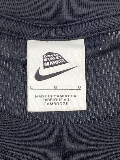 【中古品】【メンズ】 NIKE ナイキ × DOVER STREET MARKET ナイキ・バイ ドーバー ストリート マーケット LOGO TEE 半袖 ロゴ Tシャツ メンズ トップス 140-260731-em-04-min サイズ：Ｌ カラー：ブラック 万代Net店