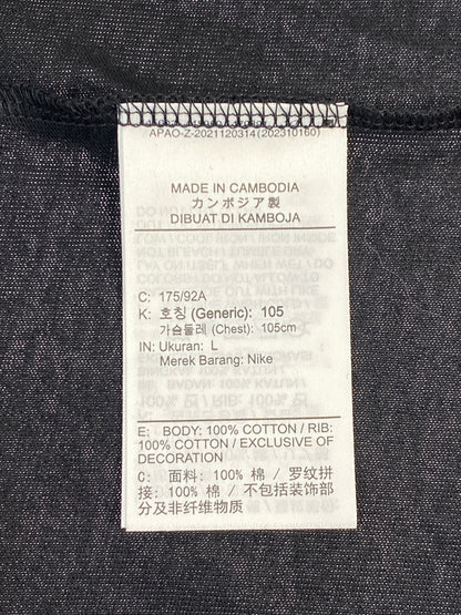 【中古品】【メンズ】 NIKE ナイキ × DOVER STREET MARKET ナイキ・バイ ドーバー ストリート マーケット LOGO TEE 半袖 ロゴ Tシャツ メンズ トップス 140-260731-em-04-min サイズ：Ｌ カラー：ブラック 万代Net店