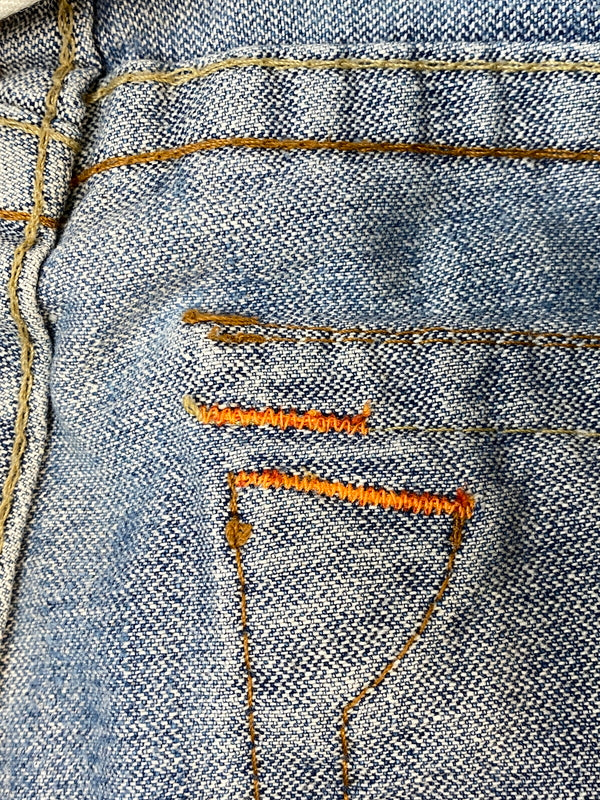 【現状渡し品】【メンズ】 TRUE RELIGION トゥルーレリジョン JOEY DENIM PANTS ジョーイ デニム パンツ ボトムス 152-260804-yn-11-min サイズ：ROW30 SEAT33 カラー：ライトインディゴ 万代Net店
