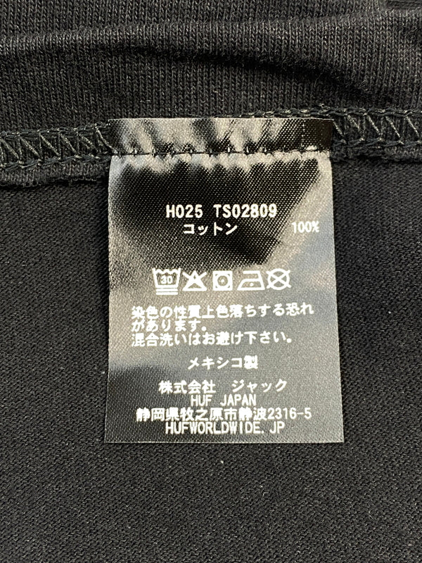 【中古品】【メンズ】 HUF ハフ METAL GEAR SOLID LEGACY SS TEE 25H TS02809 メタルギアソリッド レガシー ショートスリーブ 半袖Tシャツ メンズ トップス 142-260731-em-08-min サイズ：XXL カラー：ブラック 万代Net店