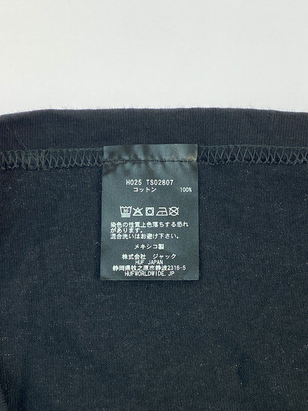 【中古品】【メンズ】 HUF ハフ MGS1 TEE 25H TS02807 半袖Tシャツ メンズ トップス ショートスリーブ メタルギア ソリッド 142-260731-em-09-min サイズ：XXL カラー：ブラック 万代Net店