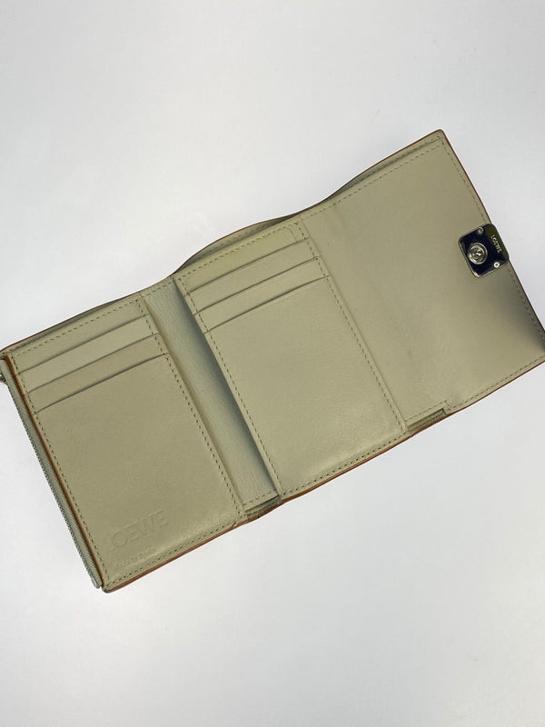 【中古品】【レディース】 LOEWE ロエベ トライフォールドウォレット 三つ折り財布 181-260809-em-21-min カラー：ベージュ系 万代Net店
