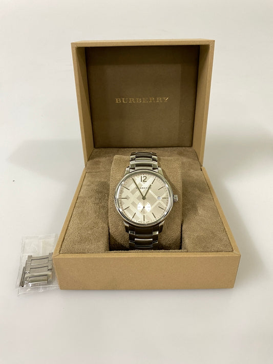 【中古品】【メンズ/レディース】 BURBERRY ザ・クラッシック ラウンド クロノグラフ BU10004 腕時計 ウォッチ 3針モデル 197-260731-em-88-min カラー：シルバー 万代Net店