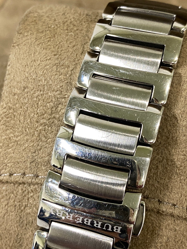 【中古品】【メンズ/レディース】 BURBERRY ザ・クラッシック ラウンド クロノグラフ BU10004 腕時計 ウォッチ 3針モデル 197-260731-em-88-min カラー：シルバー 万代Net店