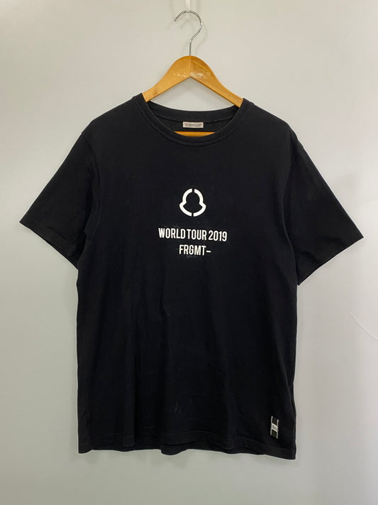 【中古品】【メンズ】 MONCLER モンクレール FRAGMENT MAGLIA T-SHIRT E109U8000150 フラグメント マリアTシャツ 半袖Tシャツ トップス 141-260804-yn-14-min サイズ：L カラー：ブラック 万代Net店