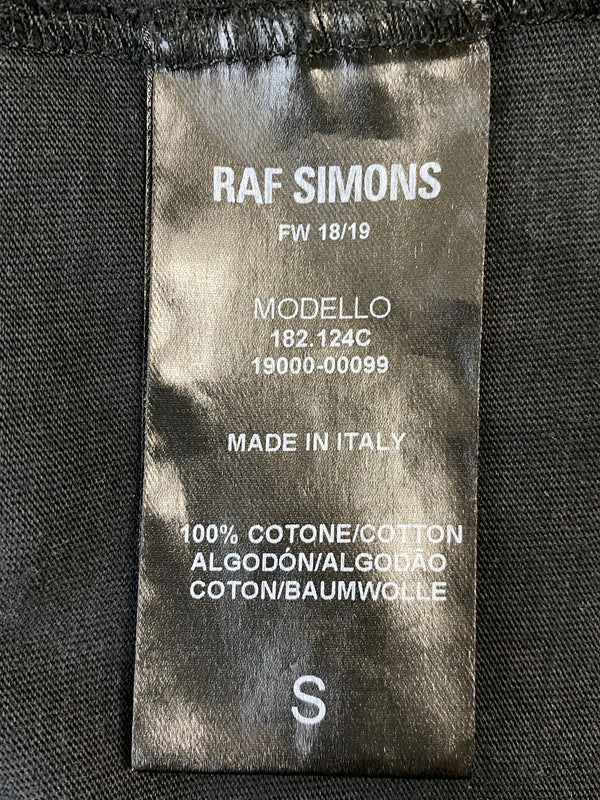 【中古品】【メンズ】 RAF SIMONS ラフシモンズ 18AW CHRISTIANE F T-SHIRT クリスチーネ エフ ティーシャツ 182.124C 半袖 Tシャツシャツ ショートスリーブ 140-260804-hu-06-min サイズ：S カラー：ブラック 万代Net店