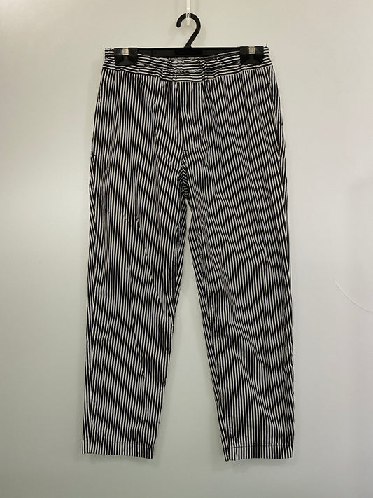【中古品】【メンズ】 BLACK COMME DES GALCONS ブラックコムデギャルソン COTTON STRIPE EASY PANTS コットン ストライプ イージー パンツ ボトムス 140-260804-hu-13-min サイズ：M カラー：ブラック/ホワイト（ストライプ） 万代Net店