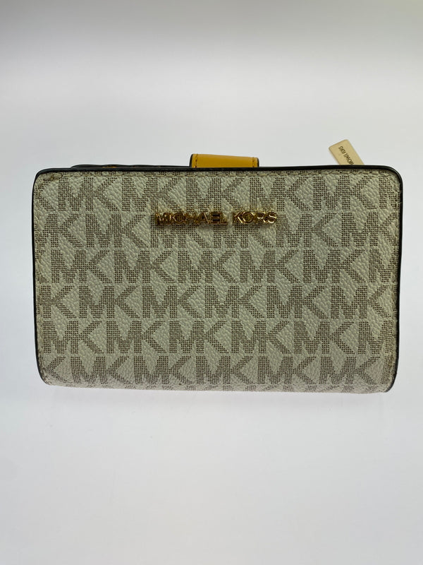 【中古品】【レディース】 MICHAEL KORS マイケルコース JET SET TRAVEL WALLET ジェットセットトラベル MKシグネチャー 二つ折り財布 200-260806-yn-24-min カラー：オフホワイト 万代Net店