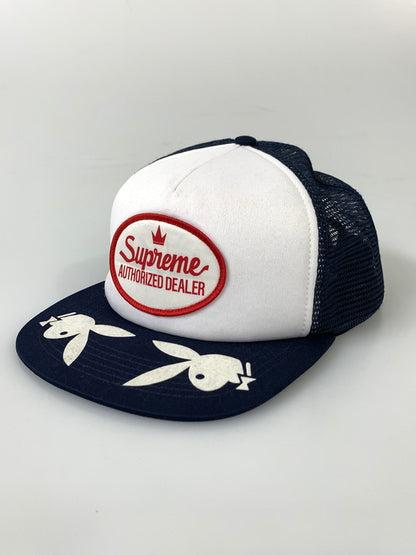 【中古品】【メンズ/レディース】 SUPREME シュプリーム × PLAYBOY プレイボーイ MESH BACK 5-PANEL CAP メッシュ バック 5パネル キャップ 帽子 ベースボールキャップ 185-260817-em-16-min カラー：ネイビー/ホワイト 万代Net店