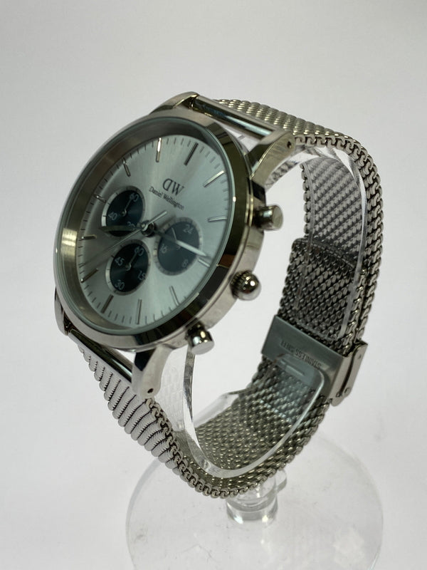 【中古品】【メンズ】 DANIEL WELLINGTON ダニエルウェリントン ICONIC CHRONOGRAPH G4C61102545 アイコニック クロノグラフ 腕時計 192-260806-yn-16-min カラー：シルバー 万代Net店