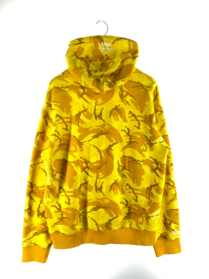 【中古品】【メンズ】 A BATHING APE アベイシングエイプ CAMO HOODIE カモ フーディ メンズ トップス 迷彩 パーカー フード付き スウェット 142-260817-em-23-min サイズ：L カラー：イエロー系 万代Net店