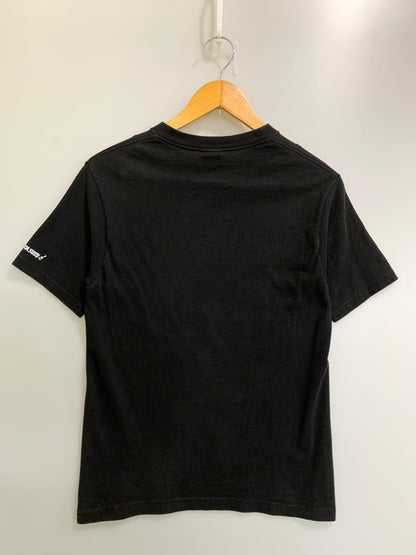 【中古品】【メンズ】 STUSSY ステューシー × JAIME HERNANDEZ ハイメ・エルナンデス PRINT TEE 半袖 プリント Tシャツ メンズ トップス ジェイミー 142-260809-em-43-min サイズ：Ｓ カラー：ブラック 万代Net店