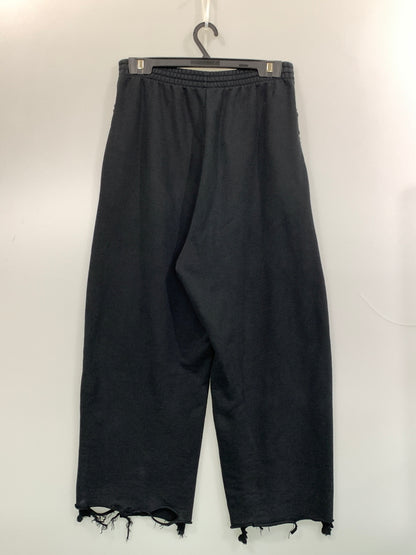 【中古品】【メンズ】 BALENCIAGA バレンシアガ 24SS DISTRESSED CROPPED SWEATPANTS 783401 TQVB2 ディストレスト クロップド スウェットパンツ ボトムス 152-260806-yn-09-min サイズ：XXS カラー：ブラック 万代Net店