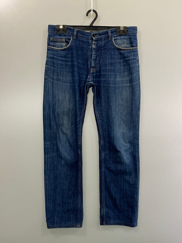 【中古品】【メンズ】 MAISON MARTIN MARGIELA メゾン マルタン マルジェラ BUTTON UP DENIM PANTS ボタンアップ デニムパンツ ボトムス 152-260807-jt-26-min サイズ：46 カラー：インディゴ 万代Net店