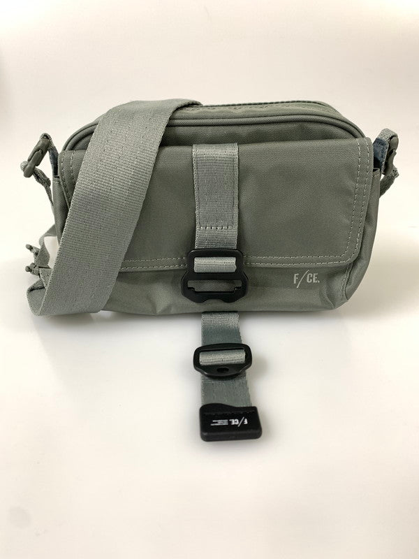 【中古品】【メンズ/レディース】 F/CE エフシーイー SHOULDER BAG ショルダーバッグ カバン ナイロン 188-260817-em-06-min カラー：グレーグリーン 万代Net店