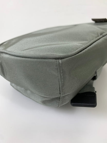 【中古品】【メンズ/レディース】 F/CE エフシーイー SHOULDER BAG ショルダーバッグ カバン ナイロン 188-260817-em-06-min カラー：グレーグリーン 万代Net店