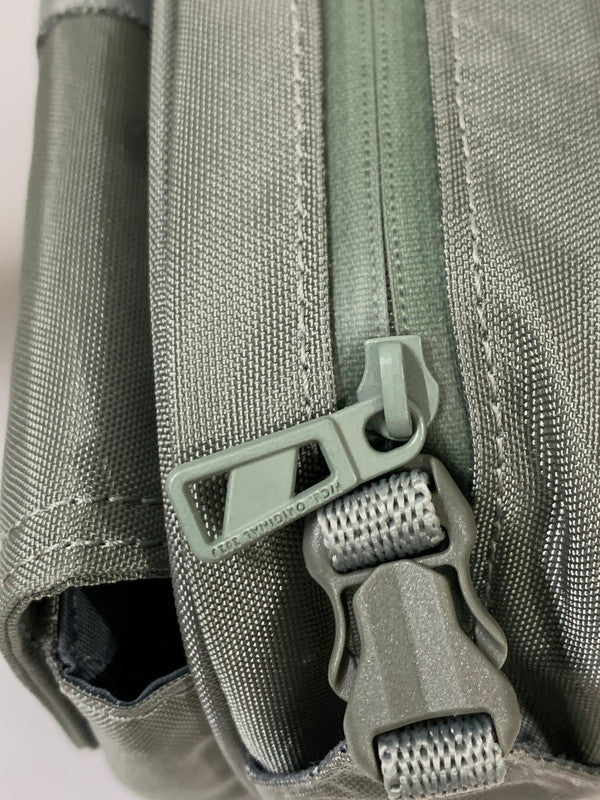 【中古品】【メンズ/レディース】 F/CE エフシーイー SHOULDER BAG ショルダーバッグ カバン ナイロン 188-260817-em-06-min カラー：グレーグリーン 万代Net店