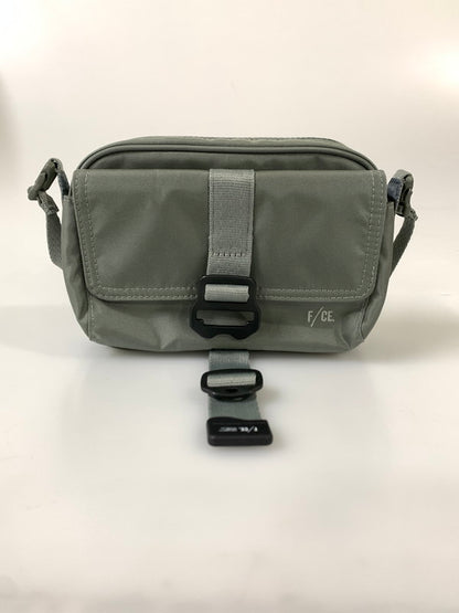 【中古品】【メンズ/レディース】 F/CE エフシーイー SHOULDER BAG ショルダーバッグ カバン ナイロン 188-260817-em-06-min カラー：グレーグリーン 万代Net店