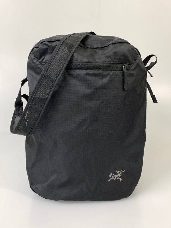 【中古品】【メンズ/レディース】 ARC'TERYX アークテリクス HELIAD 12 TOTE SHOULDER X000006067 ヒリアド 12 トート ショルダー バッグ トートバッグ 軽量 カバン 188-260817-em-03-min カラー：ブラック 万代Net店