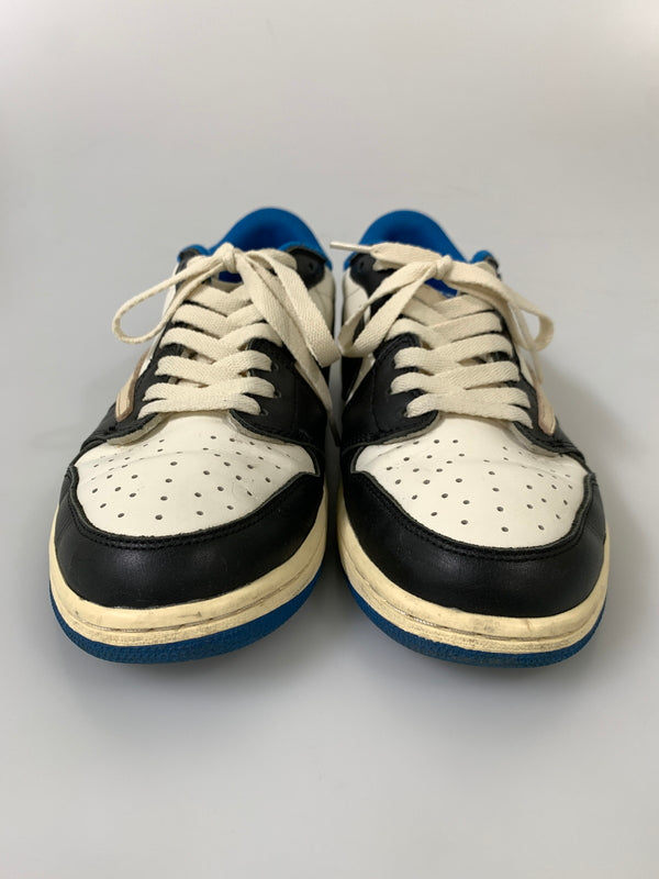 【中古品】【メンズ】 TRAVIS SCOTT × FRAGMENT DESIGN×NIKE AIR JORDAN トラヴィス スコット フラグメント デザイン ナイキ 1 LOW OG SP DM7866-140 160-260811-hu-03-min サイズ：28cm カラー：ブルー/ブラック/ホワイト 万代Net店