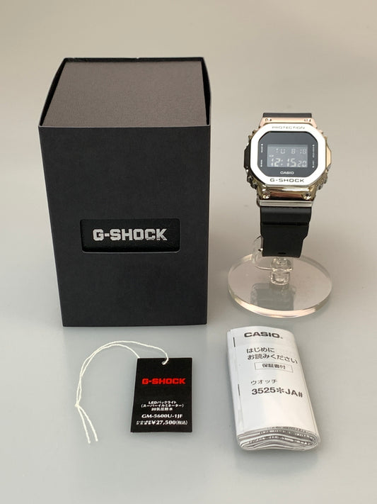 【中古品】【メンズ】 G-SHOCK ジーショック 5600 SERIES クウォーツウォッチ GM-5600U-1JF 腕時計 メンズ 196-260820-em-39-min カラー：シルバー/ブラック 万代Net店