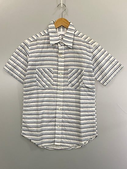 【現状渡し品】【メンズ】 ANDFAMILYS アンドファミリーズ SHSー1605449 TUCK STICH SUMMER SS SHIRTS タック ステッチ サマー ショートスリーブ シャツ 140-260813-zi-42-min サイズ：S カラー：ホワイト/ラストブルー 万代Net店