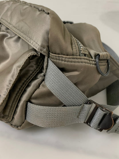 【中古品】【メンズ/レディース】 PORTER ポーター TANKER WAIST BAG タンカー ウエスト バッグ ウエストポーチ ヒップバッグ カバン 188-260817-em-05-min カラー：グレー系 万代Net店