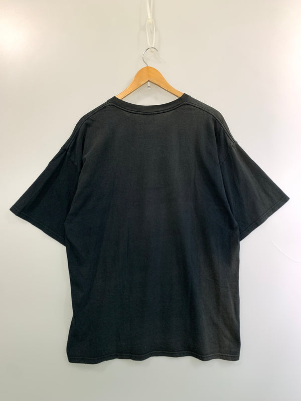 【現状渡し品】【メンズ】 GILDAN ACTIVEWEAR ギルダン アクティブウェア UMBRELLA CORPORATION LOGO PRINT SS TEE アンブレラ コーポレーション ロゴプリント Tシャツ 146-260813-KS-17-min サイズ：XL カラー：ブラック 万代Net店