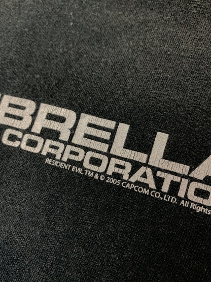 【現状渡し品】【メンズ】 GILDAN ACTIVEWEAR ギルダン アクティブウェア UMBRELLA CORPORATION LOGO PRINT SS TEE アンブレラ コーポレーション ロゴプリント Tシャツ 146-260813-KS-17-min サイズ：XL カラー：ブラック 万代Net店