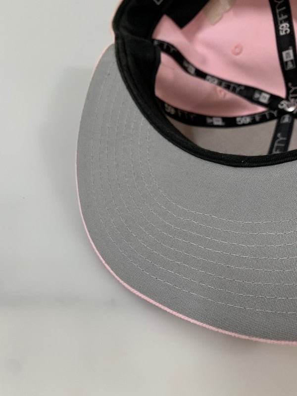 【中古品】【メンズ】 NEW ERA ニューエラ × SUPREME シュプリーム BOX LOGO CAP PINK ボックス ロゴ キャップ 帽子 ベースボールキャップ 185-260817-em-17-min サイズ：7 1/2 カラー：ピンク 万代Net店