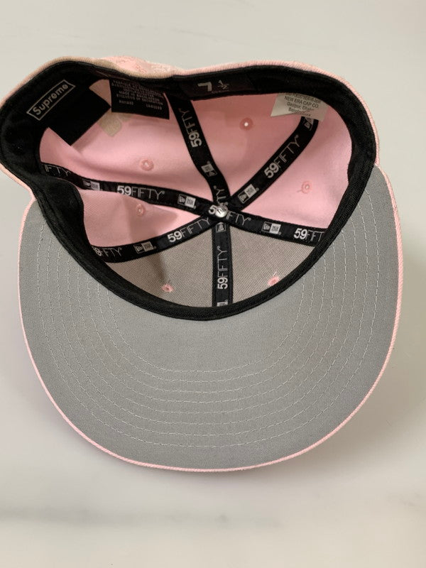 【中古品】【メンズ】 NEW ERA ニューエラ × SUPREME シュプリーム BOX LOGO CAP PINK ボックス ロゴ キャップ 帽子 ベースボールキャップ 185-260817-em-17-min サイズ：7 1/2 カラー：ピンク 万代Net店