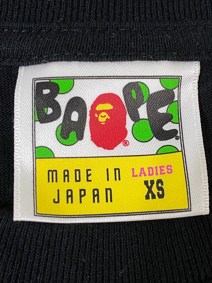 【中古品】【レディース】 A BATHING APE アベイシングエイプ ラインストーン クラウン カレッジロゴ SS TEE 半袖 ティーシャツ Tシャツ ショートスリーブ 170-260822-hu-04-min サイズ：XS カラー：ブラック 万代Net店